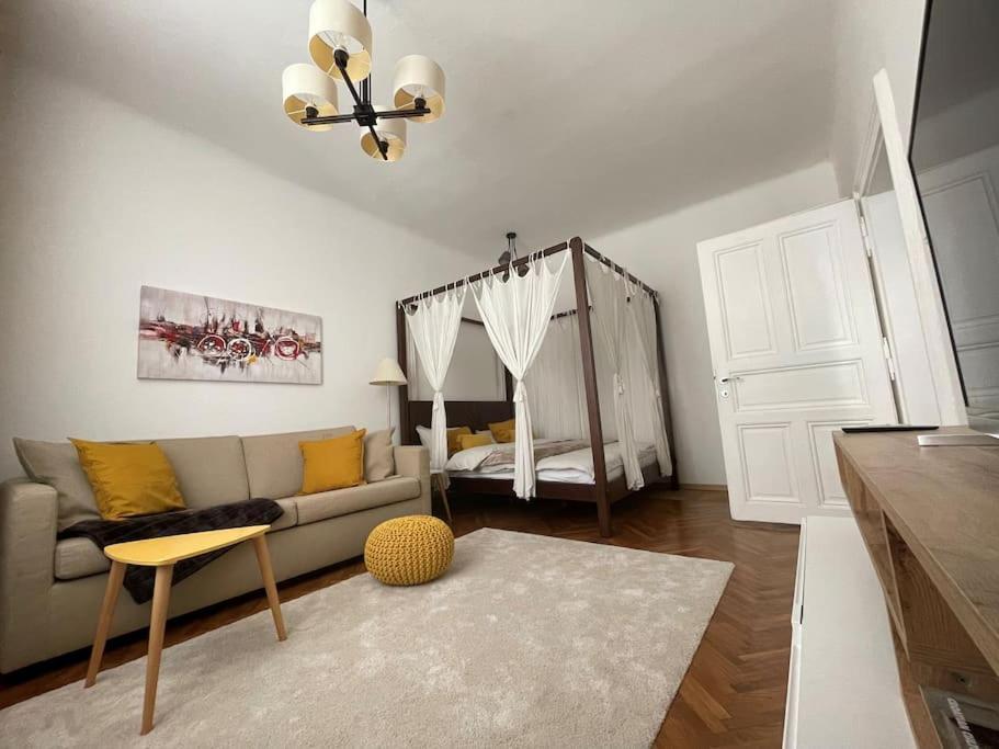 Central Zagreb Lovely Apartment Ngoại thất bức ảnh